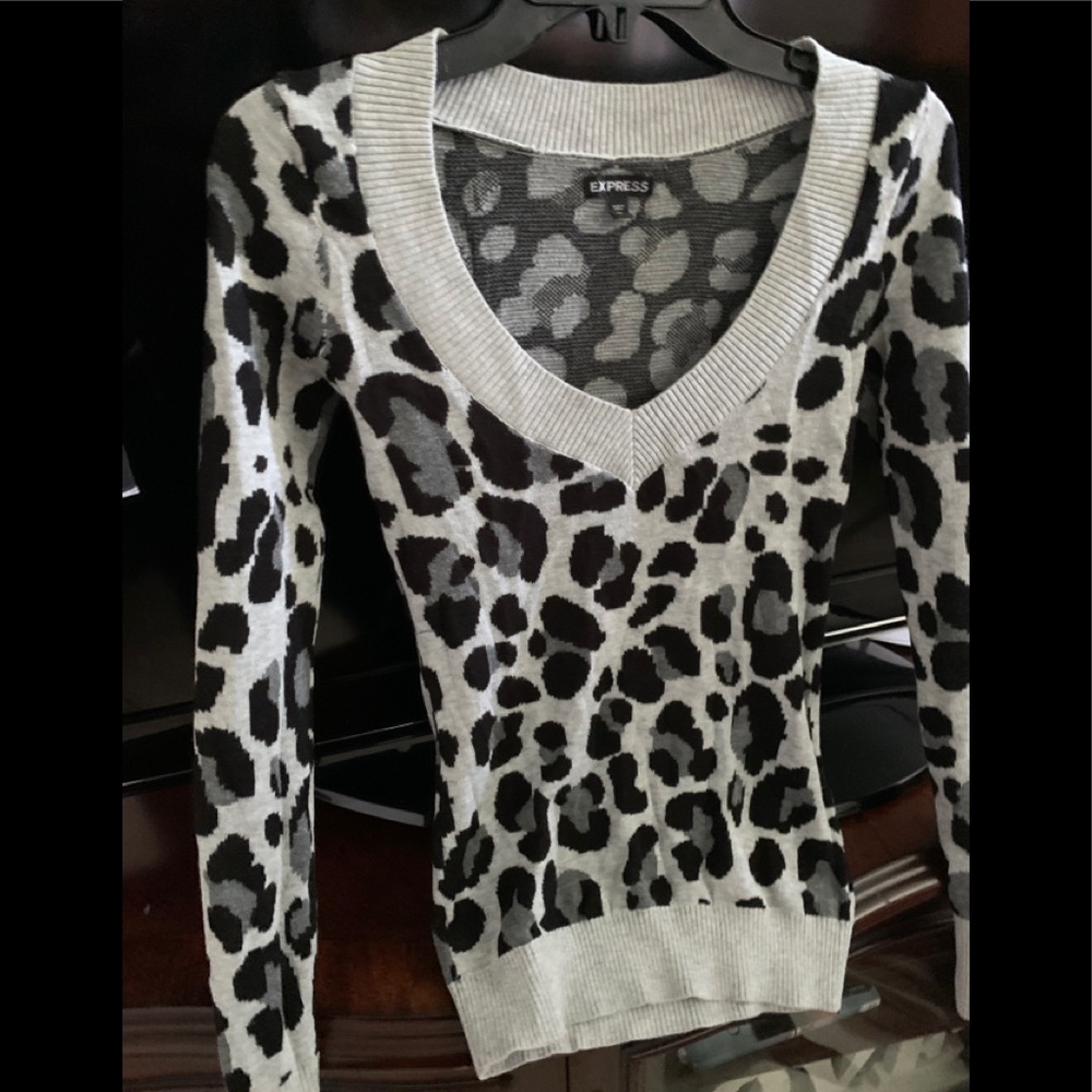 Express sweater cozy and perfect for fall 😍